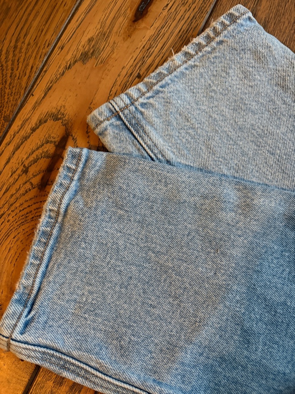 American Eagle Outfitters Mom Jeans High-Rise Light Blue Jeans Short - Picture 7 of 7